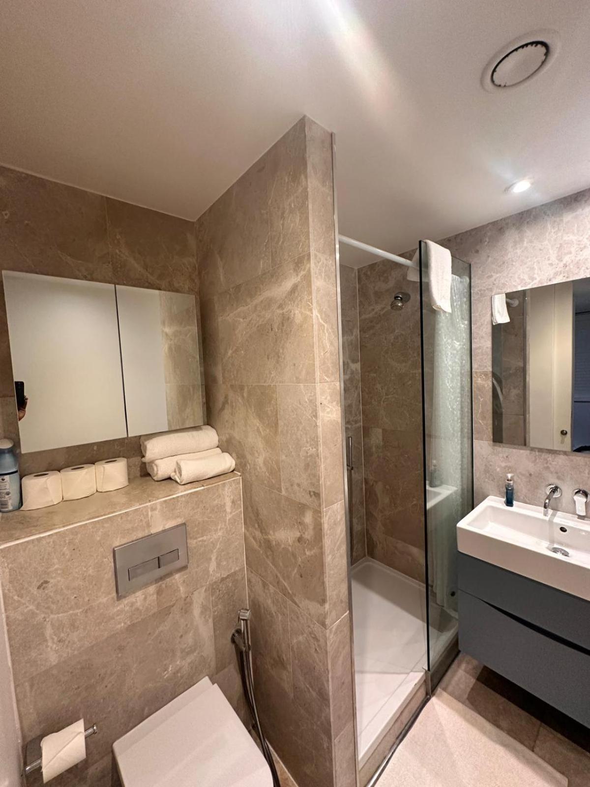 Spacious Flat - 2bhk Apartamento *